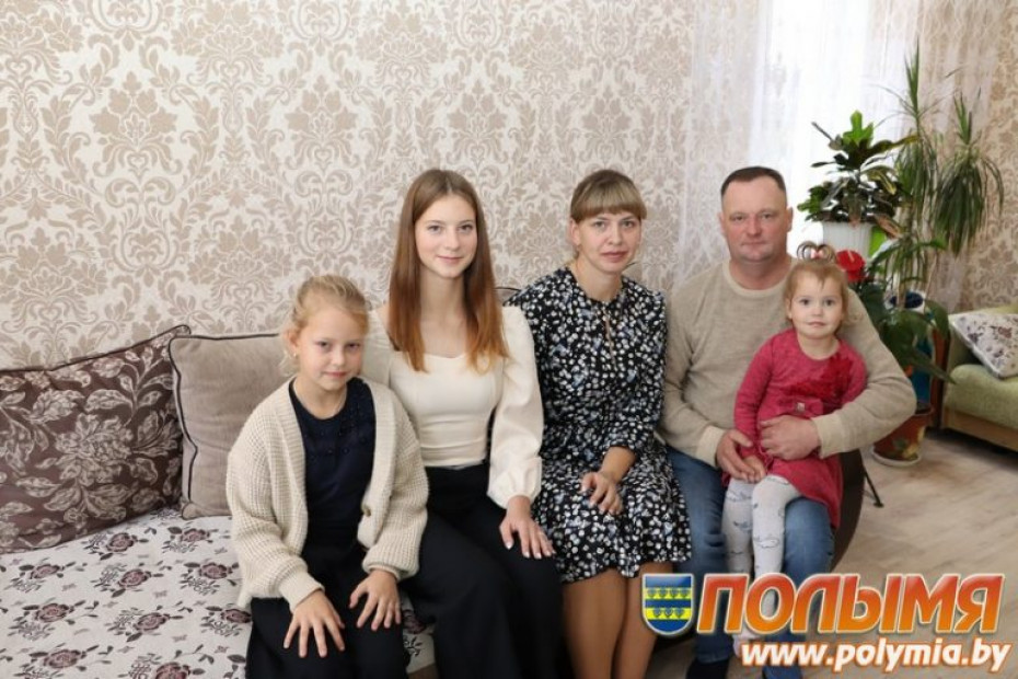 Многодетная семья Кузьмич из агрогородка Малюшичи вывела свою формулу счастливого родительства