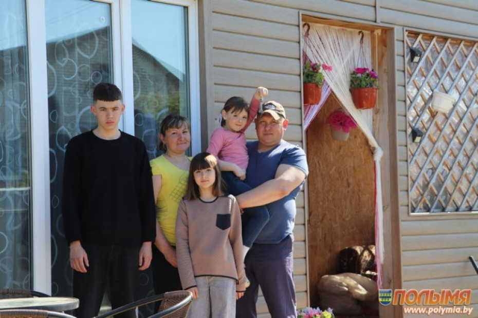 Мечта стала реальностью: как многодетная семья Стащенюк из г.п. Кореличи благодаря господдержке переехала из общежития в свой дом