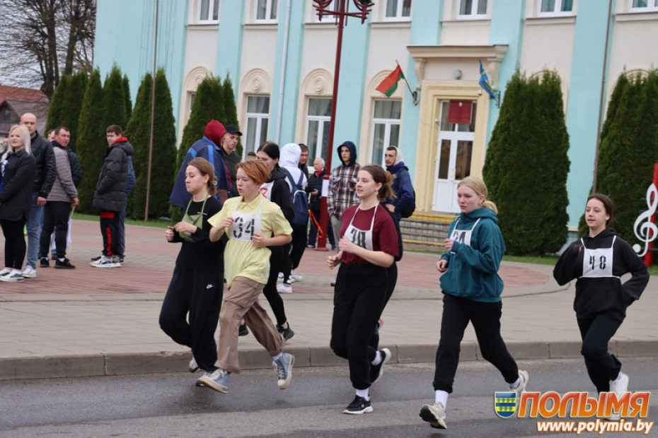 В районном легкоатлетическом кроссе на призы газеты «Полымя» и РО РОО «Белая Русь» приняли участие больше двухсот человек
