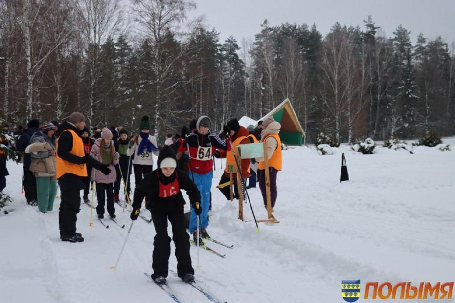 На базе лагеря «Вяселка» прошли соревнования по лыжным гонкам «Кореличская лыжня-2024»