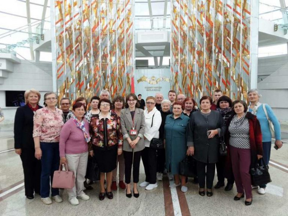 Ветераны труда Кореличского района посетили музей Великой Отечественной войны